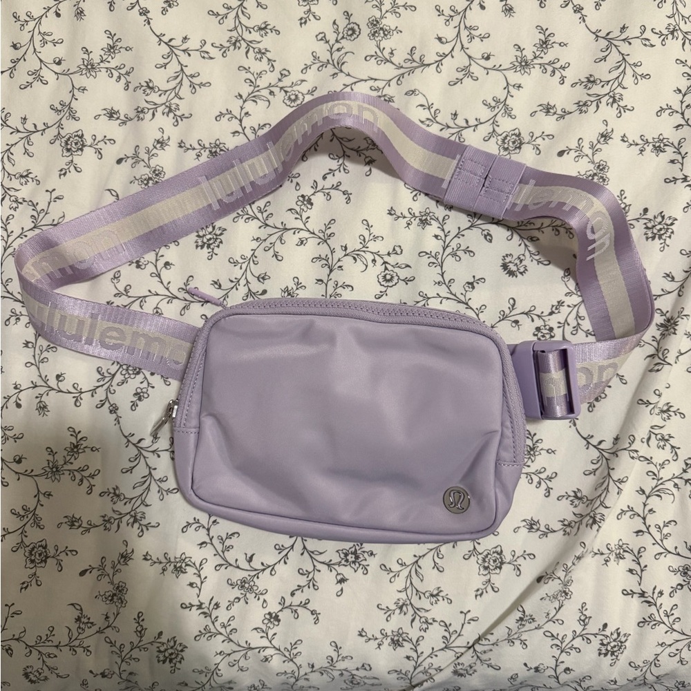 New Lululemon Lavender Belt Bag